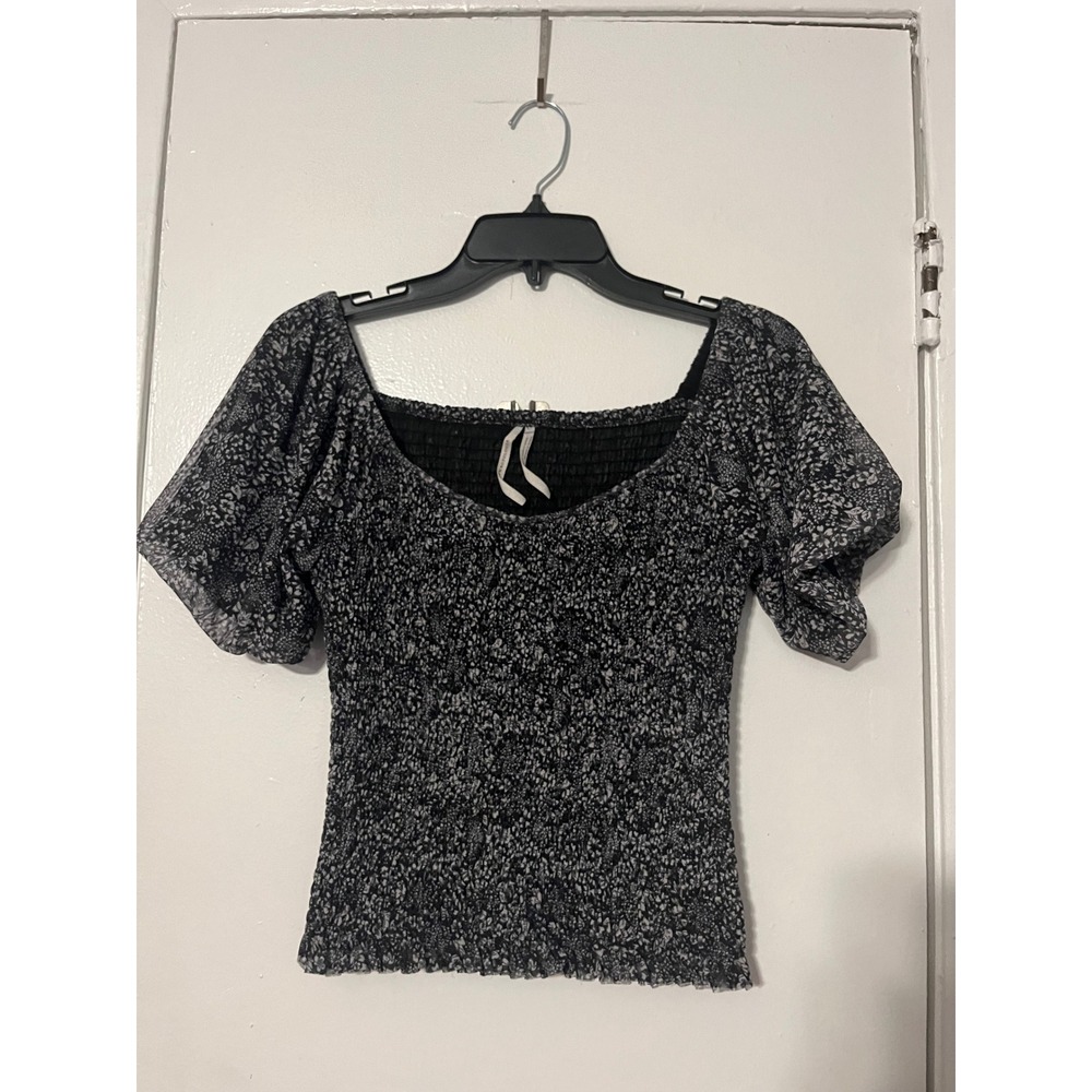By Anthropologie Black White Floral Smocked Square Neck Flutter Sleeve Top‎ S